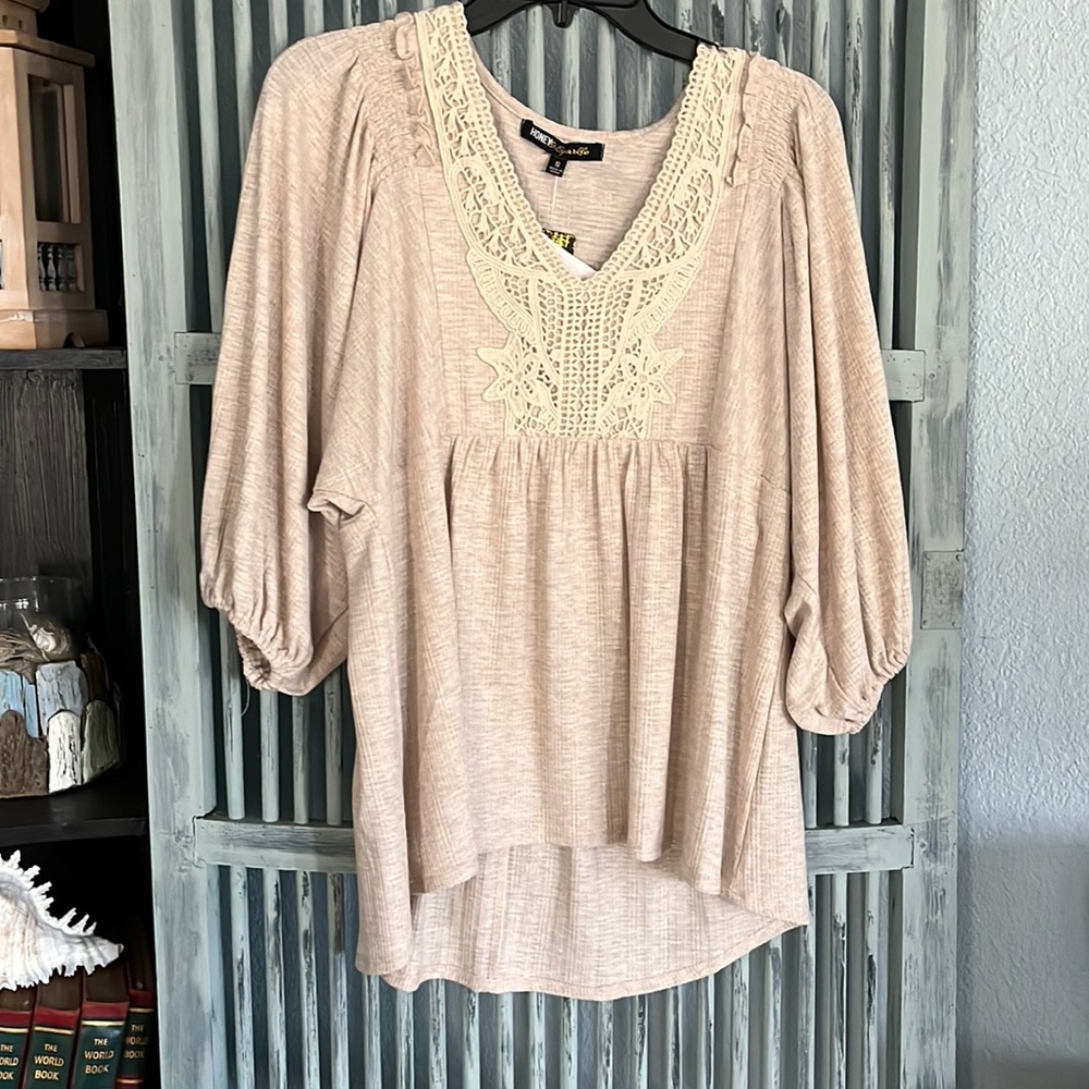 New with Tags Honey & Sparkle cute Top! Size Small!